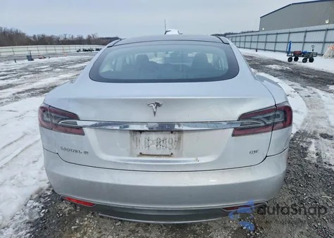 2013 Tesla Model S z USA, uszkodzony, nr VIN 5YJSA1CN7DFP15531